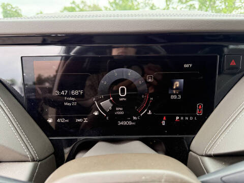 2025 GMC Yukon Elevation