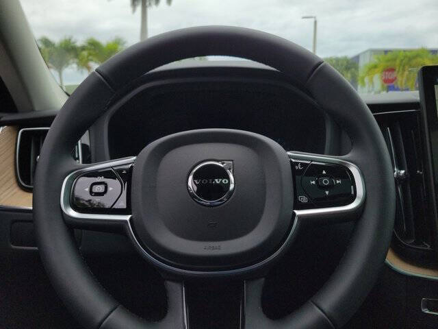 2026 Volvo XC60 B5 Core