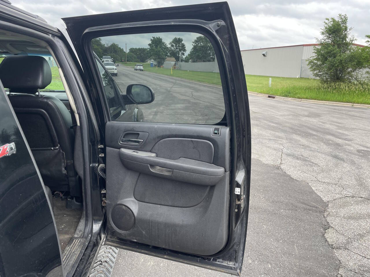 2009 Chevrolet Suburban for sale at Twin Cities Auctions in Elk River, MN