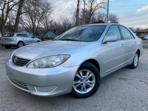 2005 Toyota Camry for sale at Car Castle in Zion IL