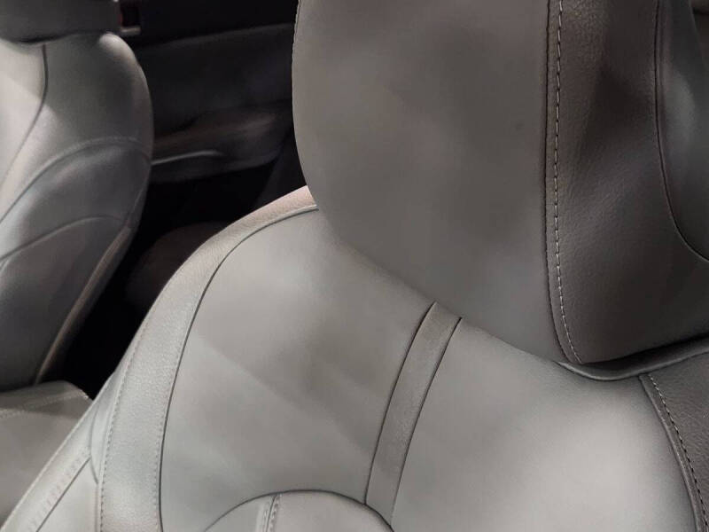 2021 Toyota Avalon Hybrid XLE