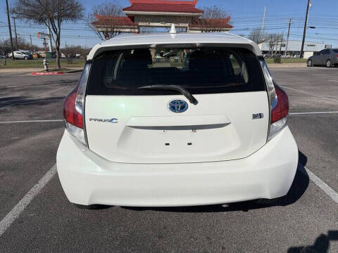 2016 Toyota Prius c One
