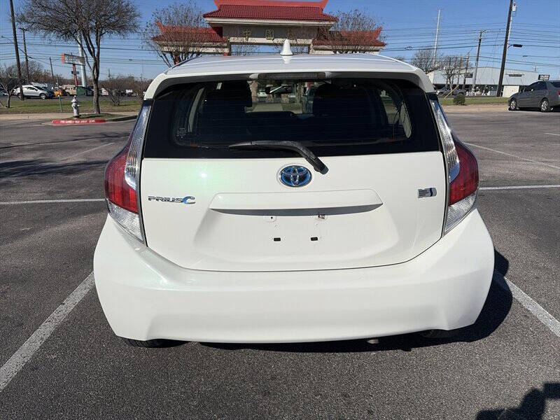 2016 Toyota Prius c One