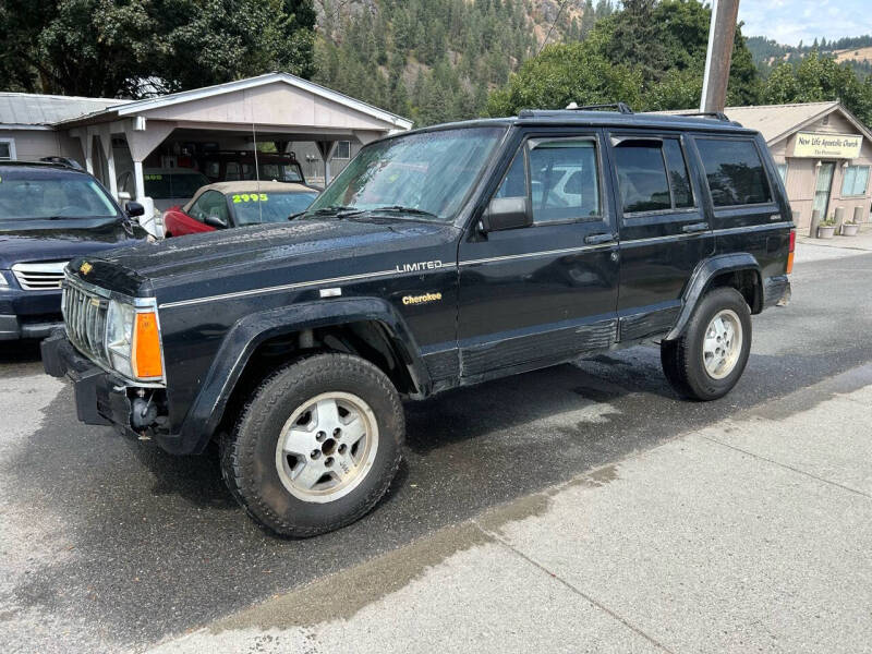 1995 Jeep Cherokee for sale at Harpers Auto Sales in Kettle Falls WA