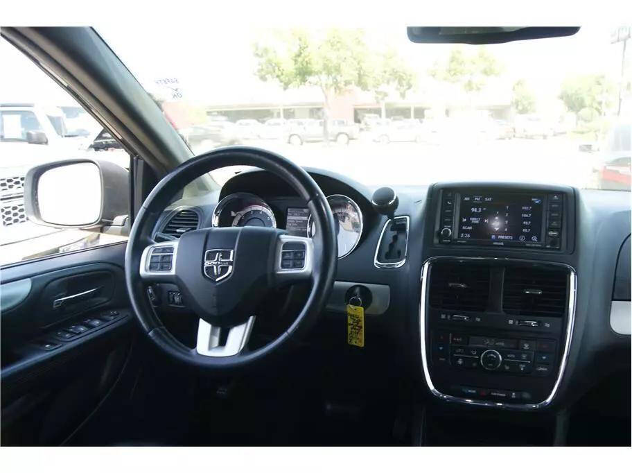 2019 Dodge Grand Caravan for sale at Auto Plaza in Fresno, CA