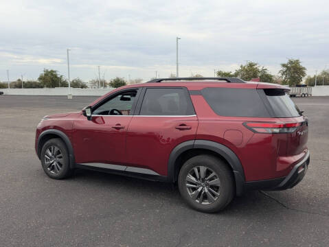 2022 Nissan Pathfinder SV