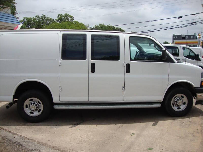 2023 Chevrolet Express 2500