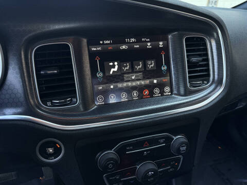 2017 Dodge Charger SXT