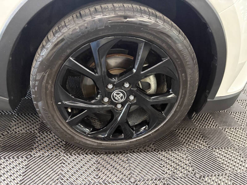 2018 Toyota C-HR XLE Premium