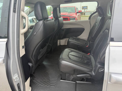 2017 Chrysler Pacifica Touring-L