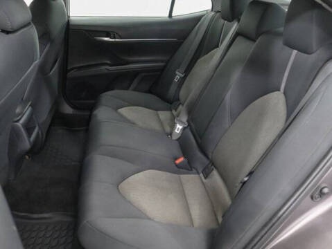 2022 Toyota Camry Hybrid LE