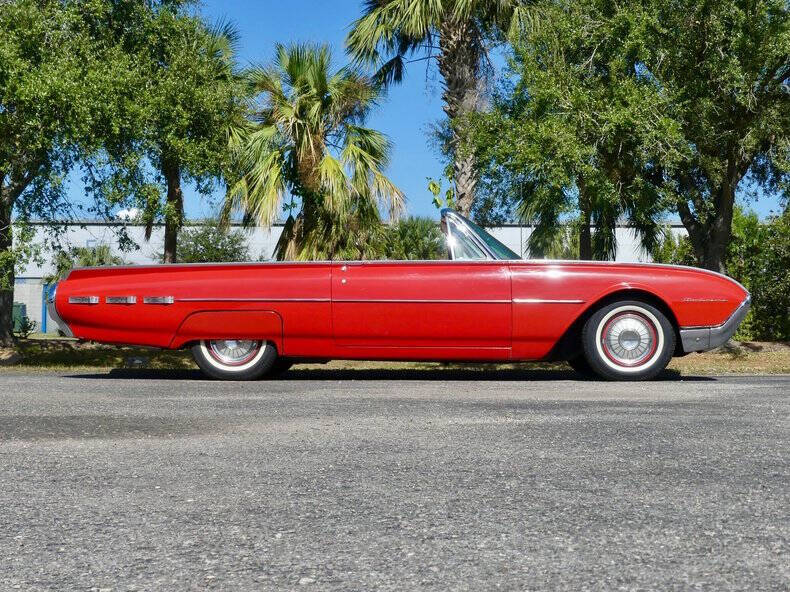 1962 Ford Thunderbird