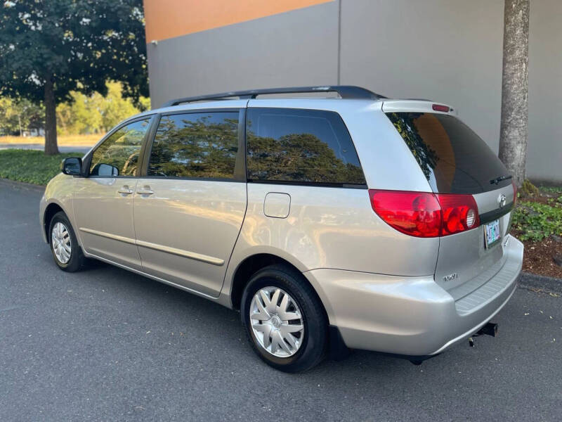 2004 Toyota Sienna