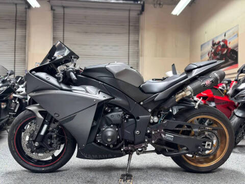 2014 Yamaha YZF-R1
