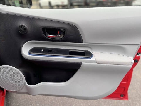 2013 Toyota Prius c One