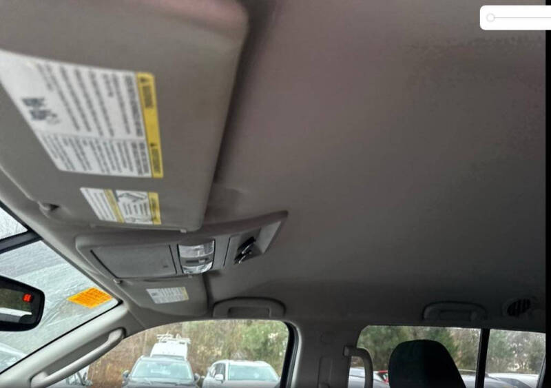 2011 Nissan Pathfinder LE