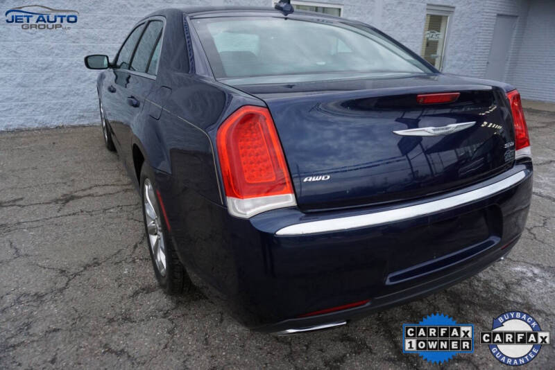 2015 Chrysler 300 Limited