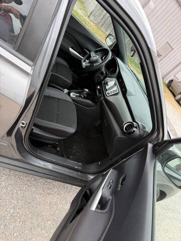2020 Nissan Kicks SV