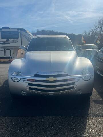 2005 Chevrolet SSR for sale at Green Tree Motors in Elizabethton TN