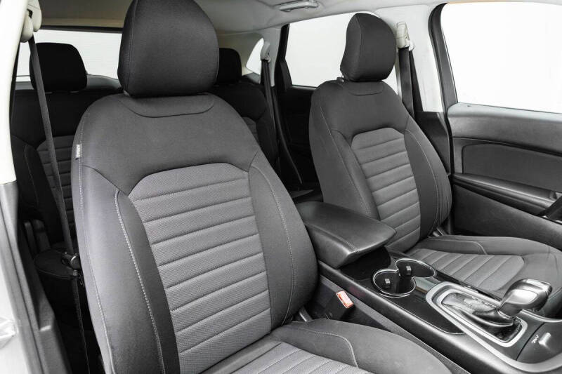 2016 Ford Edge SE