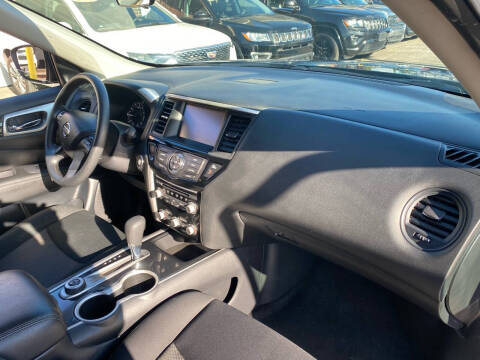 2019 Nissan Pathfinder S