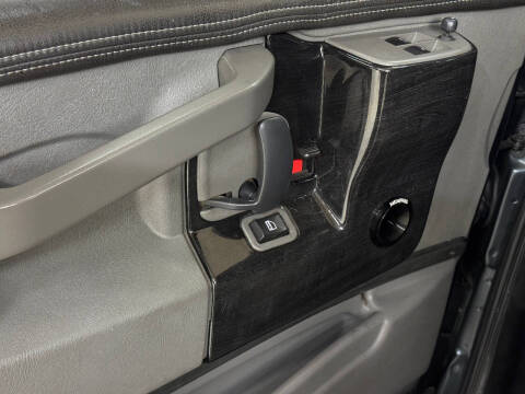 2017 Chevrolet Express 2500