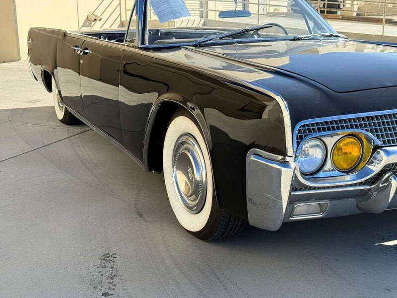 1961 Lincoln Continental