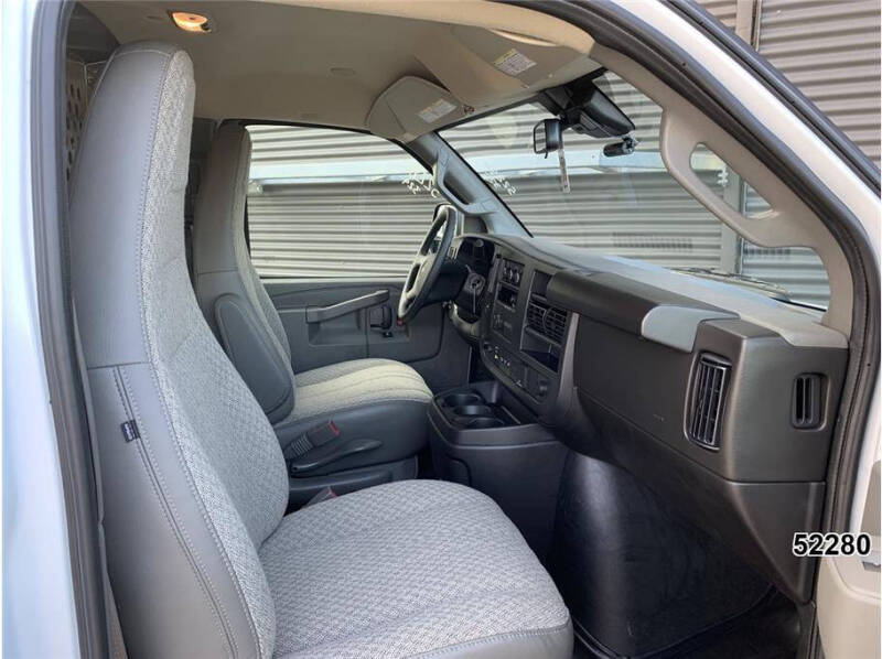 2025 Chevrolet Express 2500