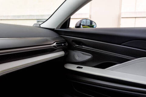 2025 Aston Martin Vanquish