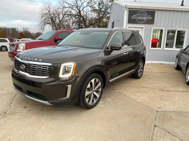 2020 Kia Telluride for sale at Auto Connection in Waterloo, IA