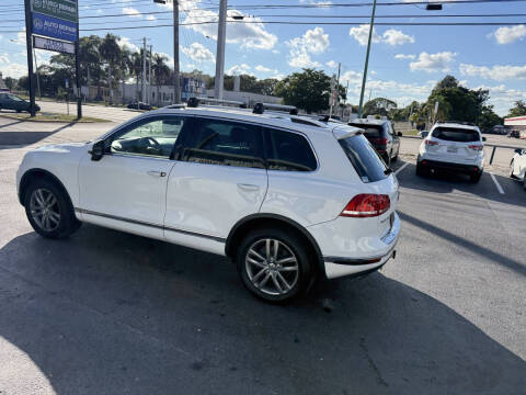 2016 Volkswagen Touareg VR6 Lux