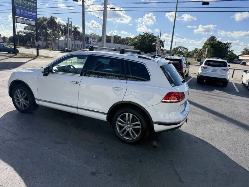 2016 Volkswagen Touareg VR6 Lux