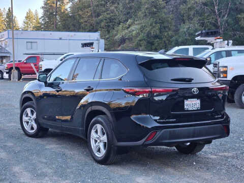 2024 Toyota Highlander LE