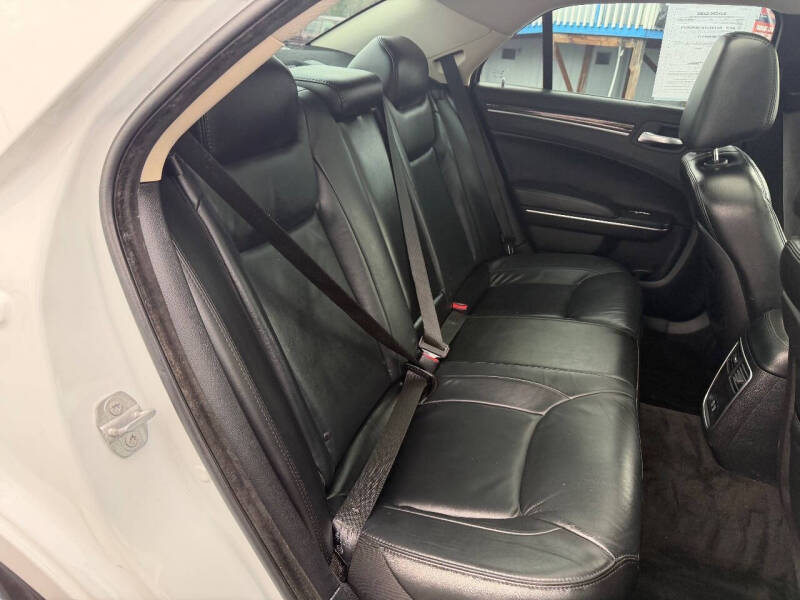 2016 Chrysler 300 Limited