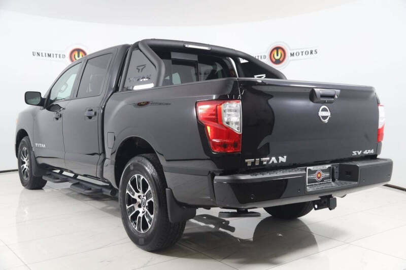2023 Nissan Titan SV