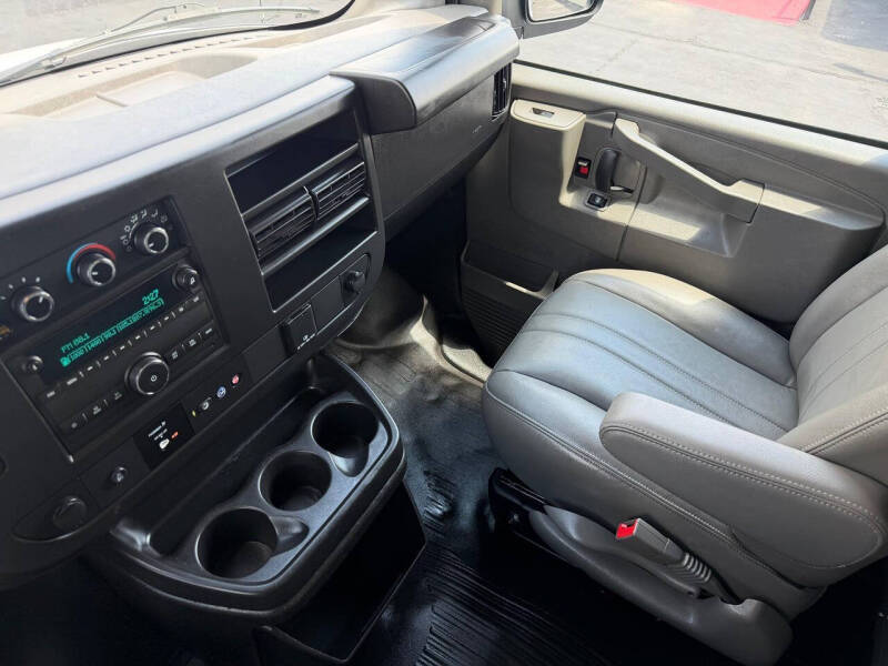 2023 Chevrolet Express 2500