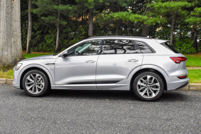 2021 Audi e-tron quattro Premium Plus