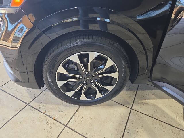 2023 Kia Carnival EX