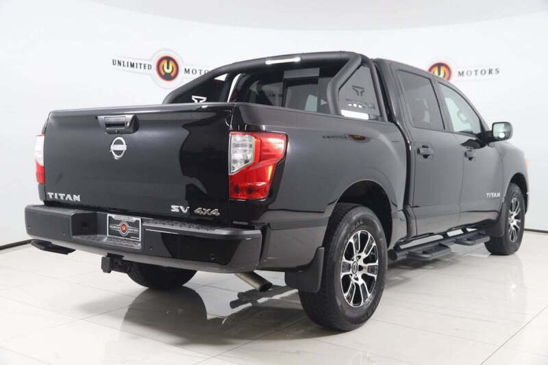 2023 Nissan Titan SV