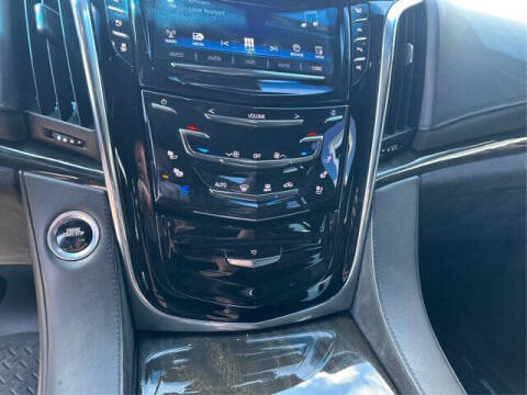 2017 Cadillac Escalade Platinum