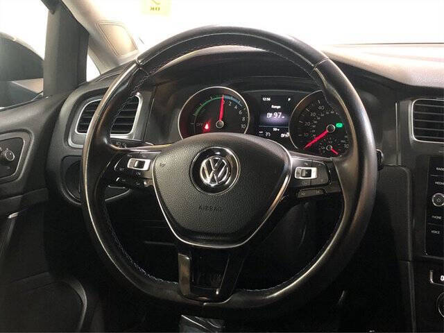 2017 Volkswagen e-Golf SE
