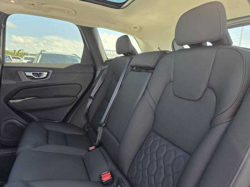 2026 Volvo XC60 T8 Plus