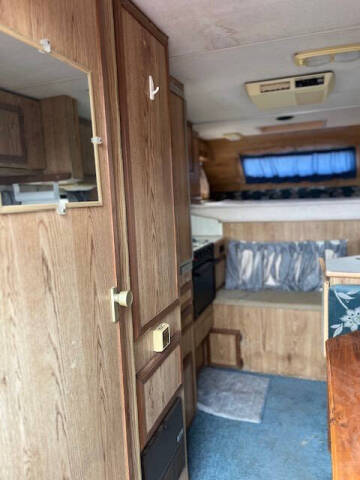 1991 Cascade 10 Ft Truck Camper