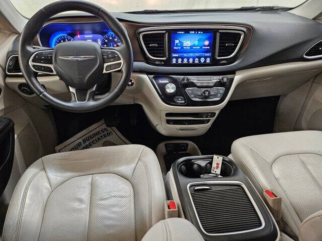 2017 Chrysler Pacifica Touring-L Plus