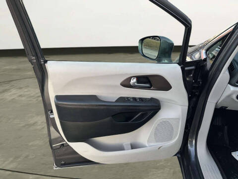 2018 Chrysler Pacifica Touring L Plus