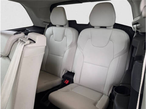 2019 Volvo XC90 T6 Momentum