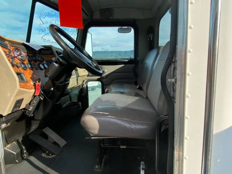 2009 Peterbilt 340