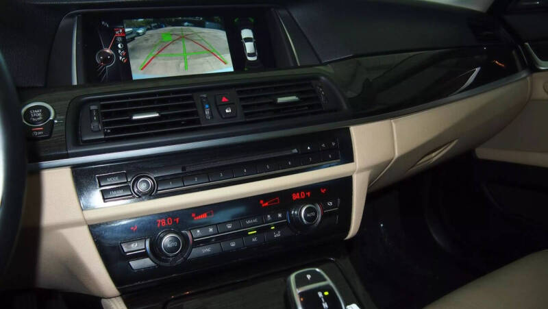 2016 BMW 5 Series 528i