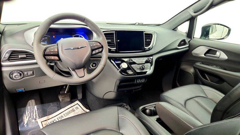2024 Chrysler Pacifica Plug-In Hybrid