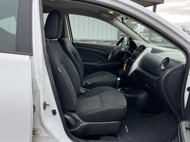 2015 Nissan Versa 1.6 S